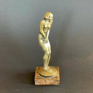 Adolfo Lucarini figura femminile