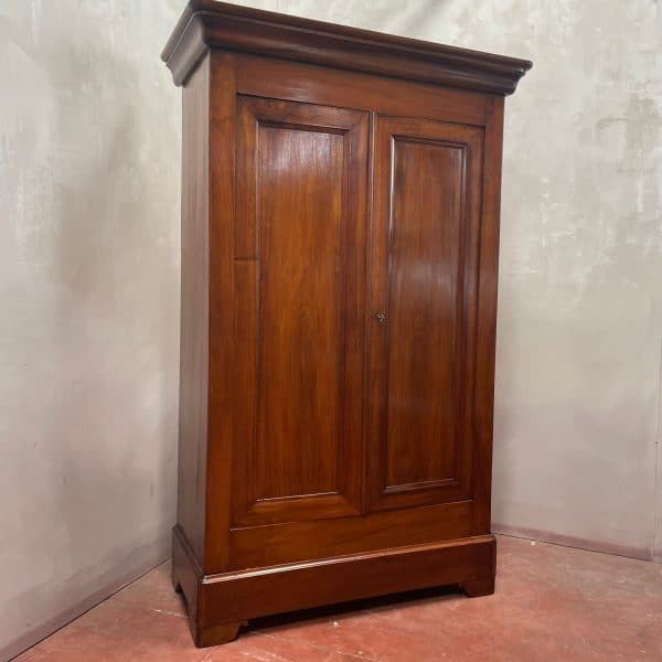 armadio in noce primi 900