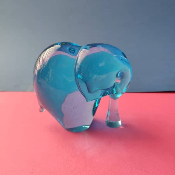 elefante fermacarte in vetro