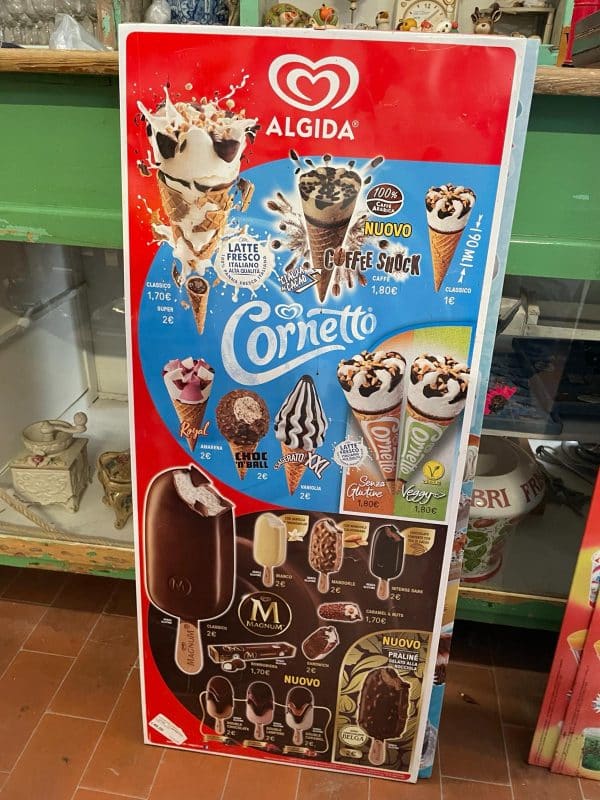 Tabella pubblicitaria gelati