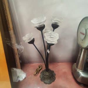 lampada da appoggio a forma di fiore