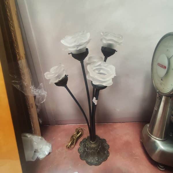 lampada da appoggio a forma di fiore